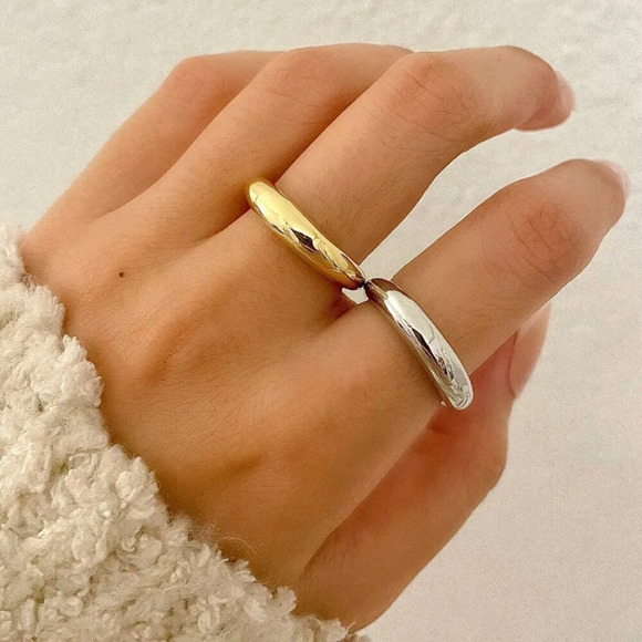 925 Sterling Silver Minimalist Ring Stackable Ring Band - Gold or Silver - Picture 1 of 5